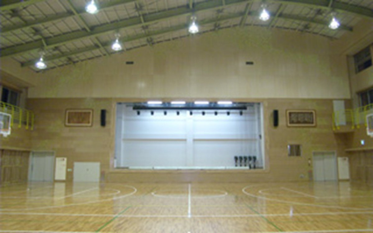 大月市立鳥沢小学校屋内運動場