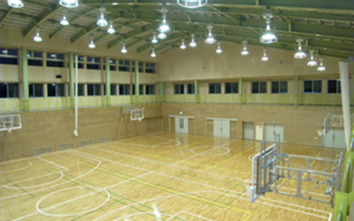 大月市立鳥沢小学校屋内運動場