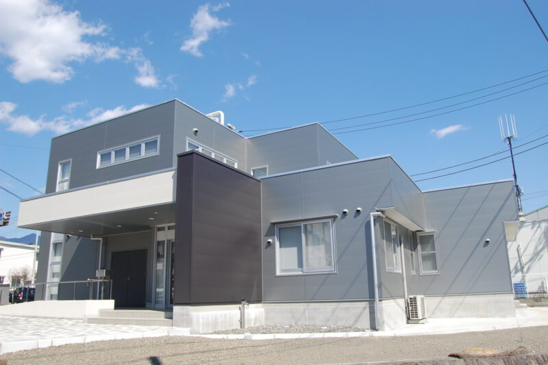 甲府工業高等学校同窓会五葉世紀館