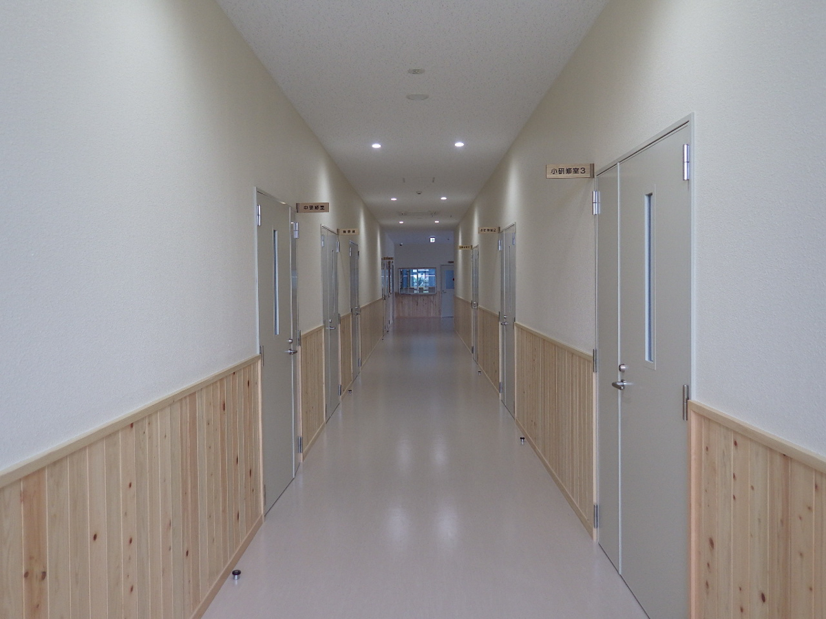 白根生涯学習センター・白根桃源図書館