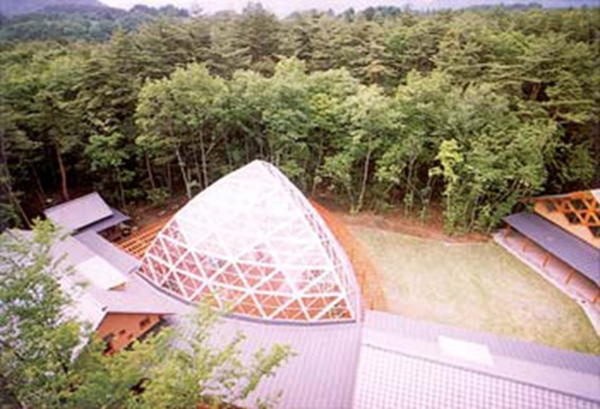 白州・尾白の森名水公園 森と水の展示館べるが