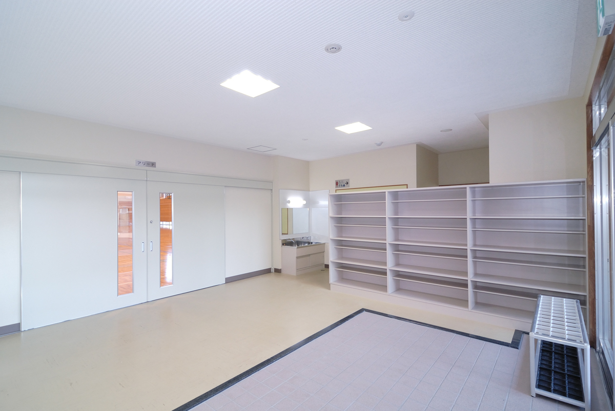 甲府市立大里小学校屋内運動場