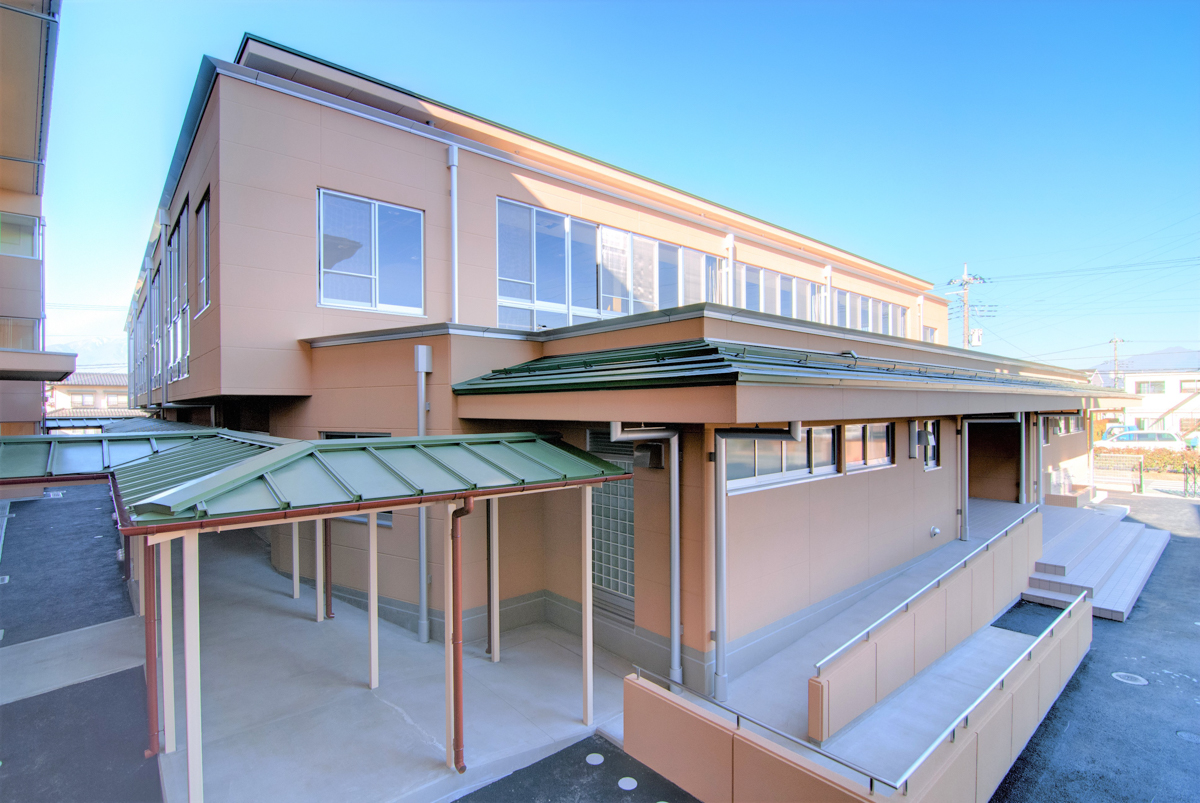 甲府市立大里小学校屋内運動場