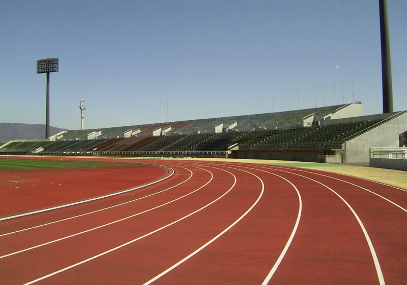小瀬スポーツ公園陸上競技場 バックスタンド増設工事