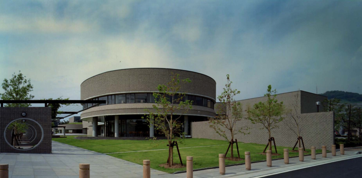 甲府市立図書館