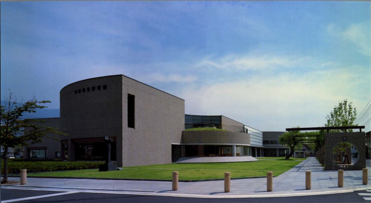 甲府市立図書館