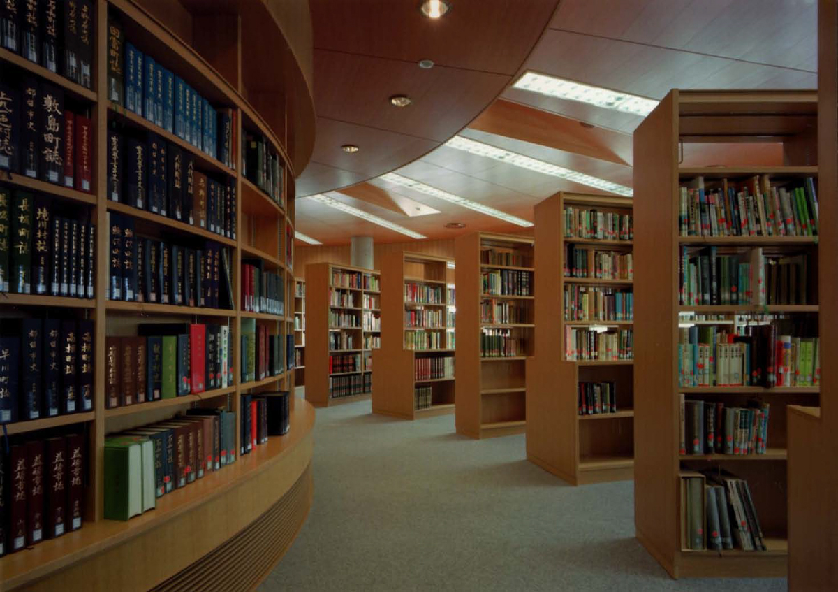 甲府市立図書館