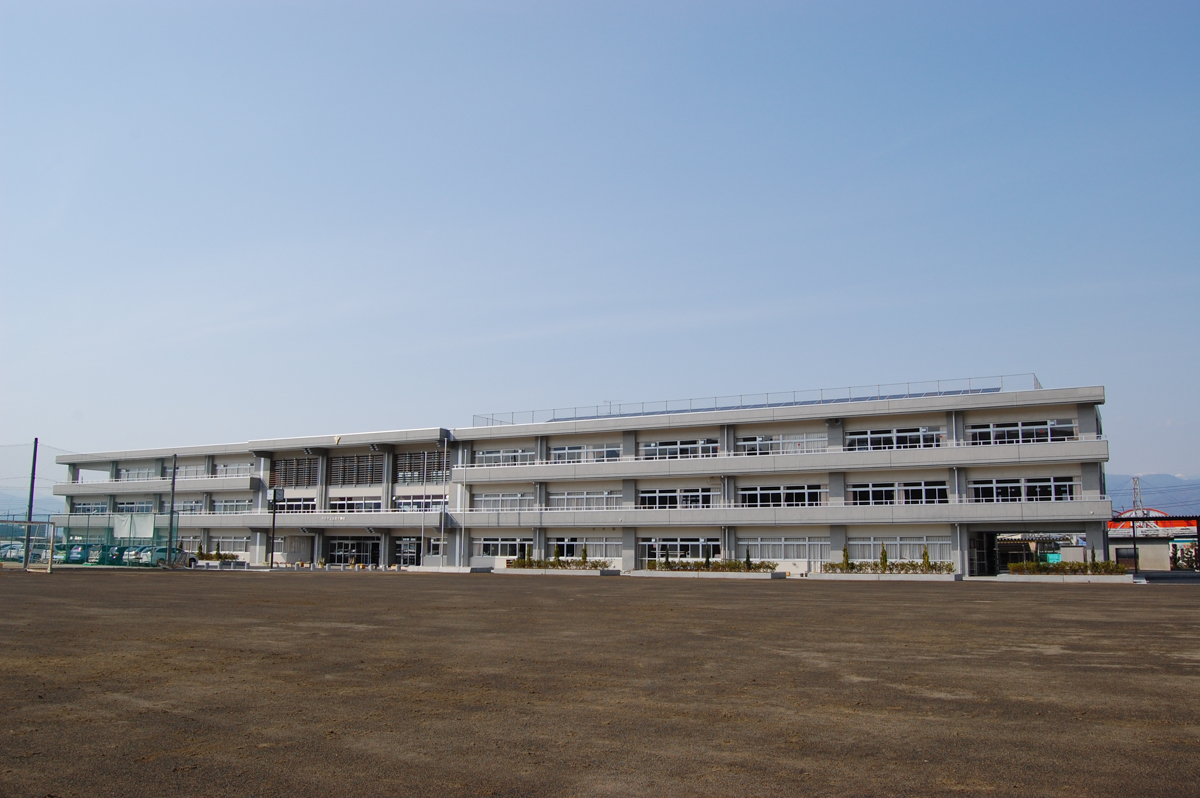 甲府市立笛南中学校校舎・ 屋内運動場