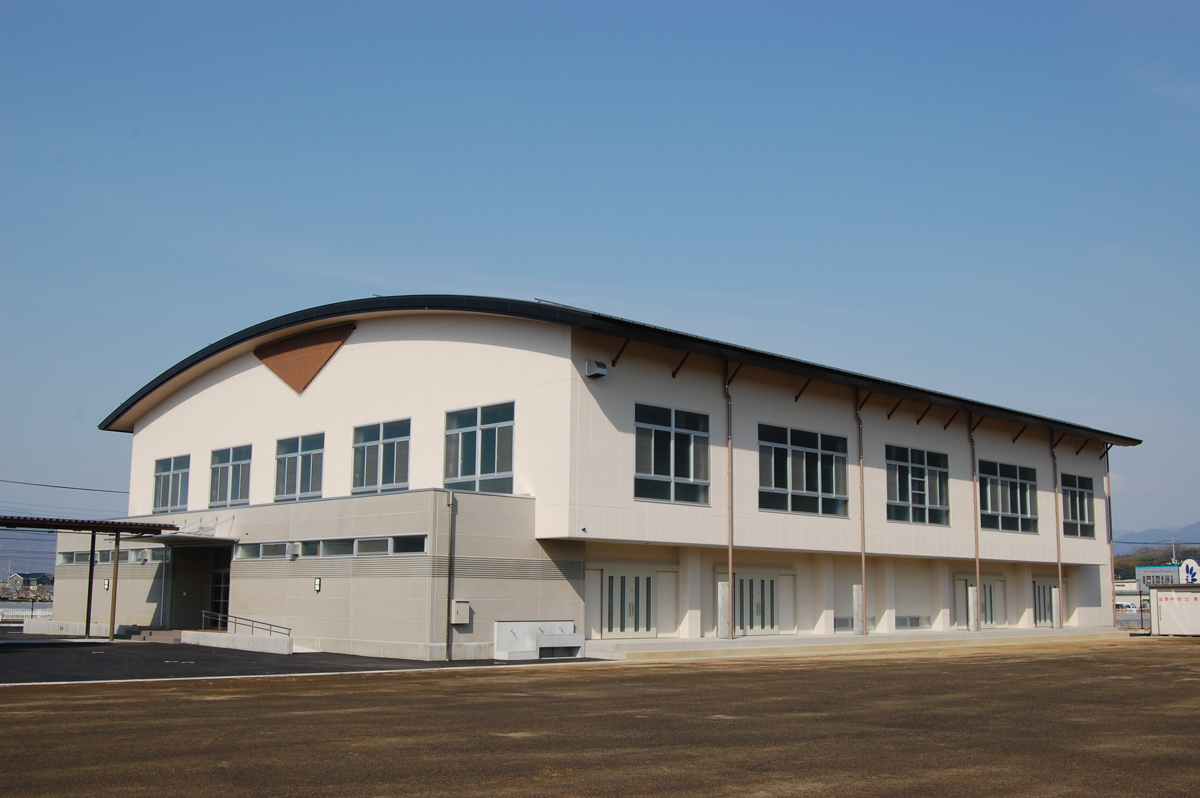甲府市立笛南中学校校舎・ 屋内運動場