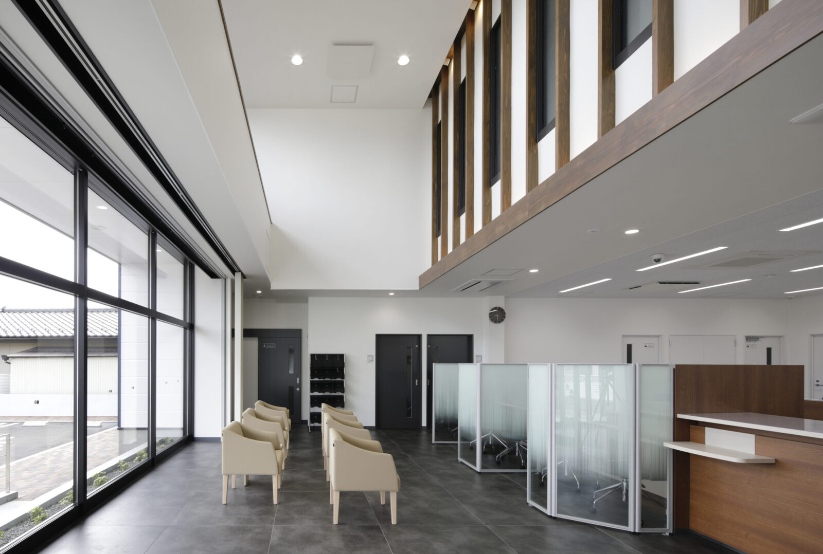 山梨県民信用組合 御勅使支店・白根支店