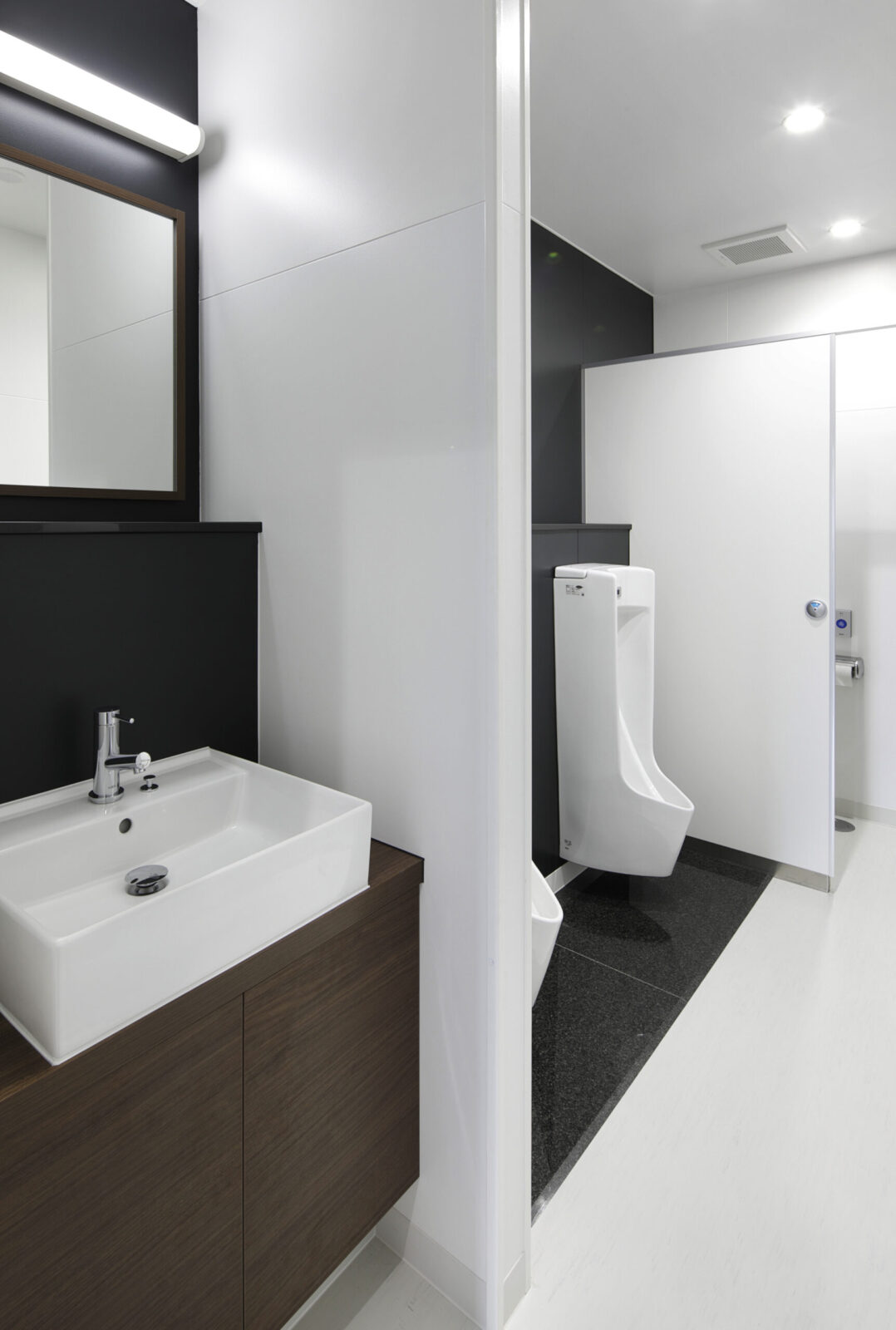 山梨県民信用組合 御勅使支店・白根支店