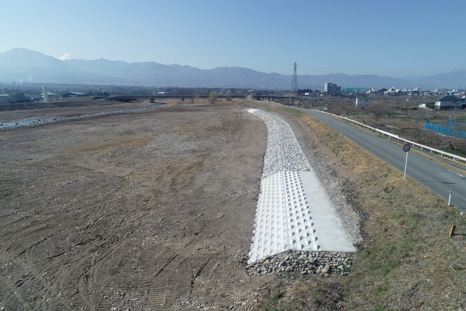 R2桑戸護岸災害復旧工事