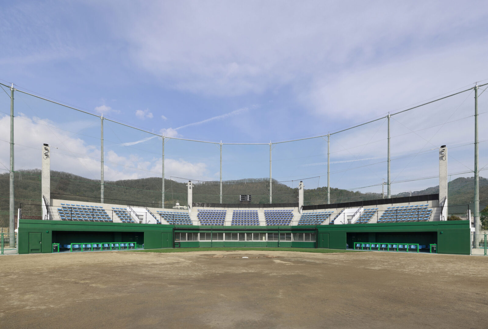 緑が丘スポーツ公園野球場本部棟