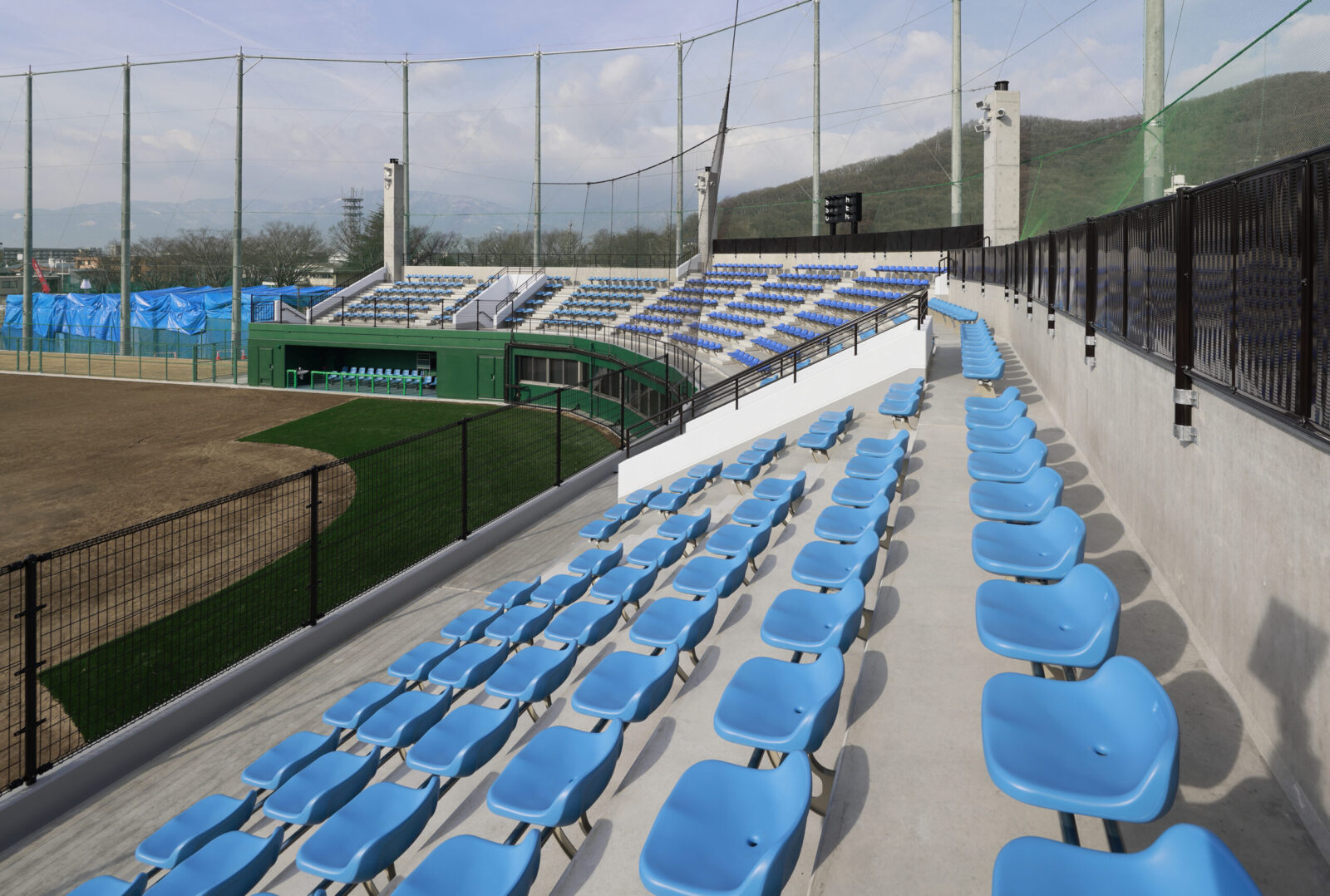 緑が丘スポーツ公園野球場本部棟